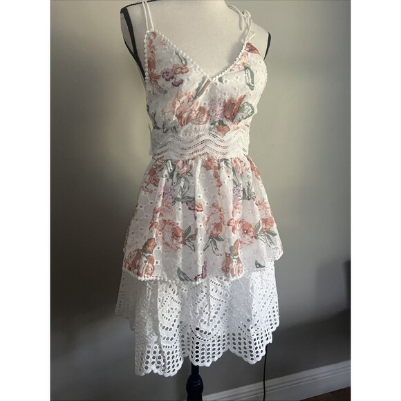 NEW Foxiedox Floral Eyelet Lace Shoulder Tie Mini Dress XS New NWT - Picture 1 of 10